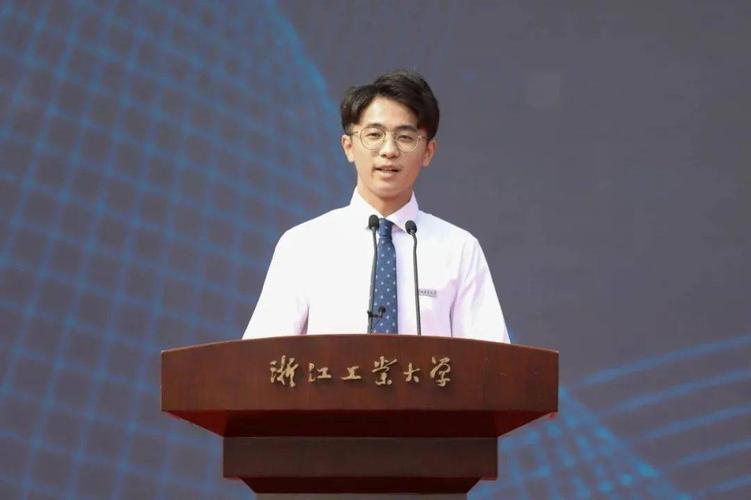 从富春江畔到《人民日报》 桐庐学子郑静寅的耕读传家之路